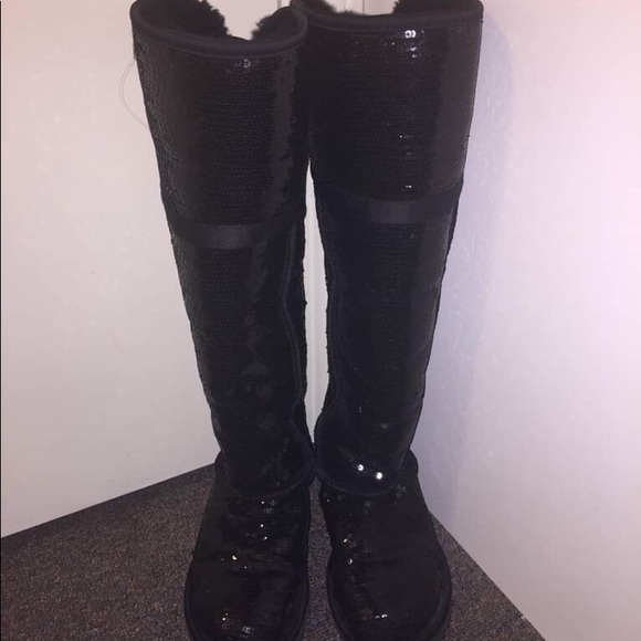 🚨SOLD🚨Over the knee Bailey button sequin Uggs - Picture 1 of 8